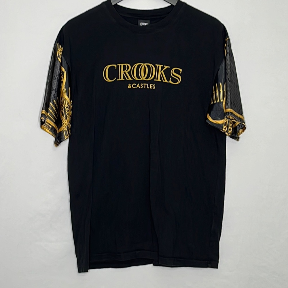 Crooks & Castles Short Sleeve Graphic T Shirt in Black- Large